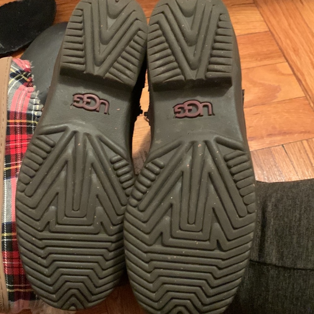 Ugg Leather Boots - Picture 5 of 6